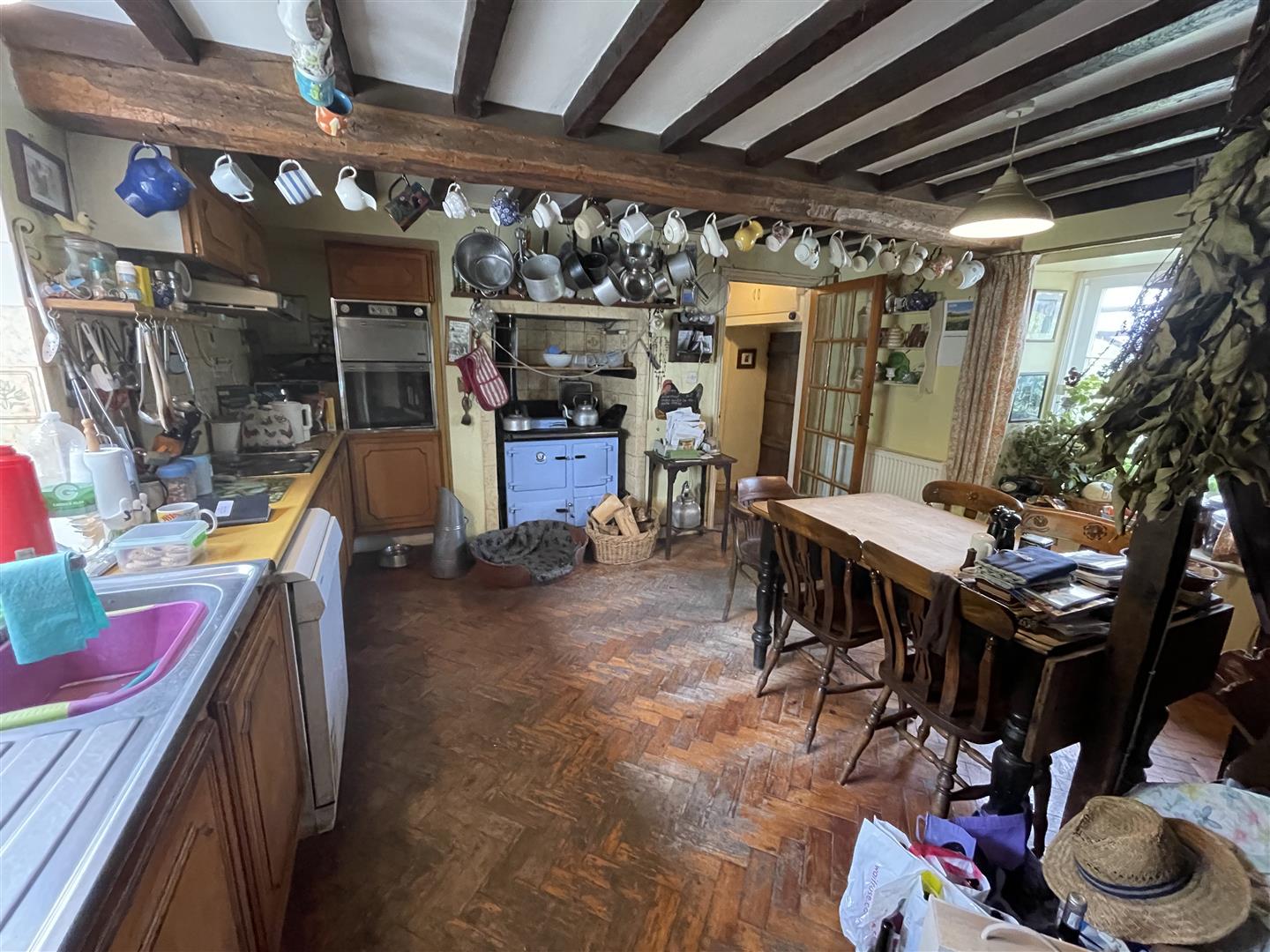 KITCHEN DINING ROOM